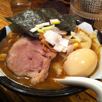 「特製煮干ラーメン」@すごい煮干ラーメン凪 新宿ゴールデン街店 本館の写真
