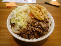 「特濃煮干し　肉天ぷら＋キャベツ＋卵＋大盛り」@うどん屋 源さんの写真