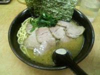 「チャーシュー麺中盛り(麺硬め)850円」@亀家の写真