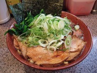 「チャーシュー麺　850円　麺固め/ネギ増し」@熟成鶏醤油らーめん 上弦の月の写真