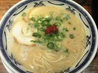 「博多とんこつらーめん￥580+替え麺￥100」@博多らーめん 六寶の写真