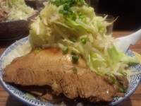 「らーめん（野菜多め・ニンニク別皿）」@ラーメン燈郎の写真