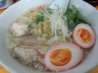 「鶏ネギソースらーめん塩味+桜エビ味玉」@麺や 光 錦糸町2号店の写真