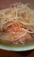 「ラーメン（麺少なめ・硬め・カラメ） ［750円］」@ラーメン富士丸 西新井大師店の写真