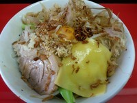 「汁なし（中）＋スライスチーズ　800＋50＝850円」@びんびん豚の写真