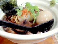 「烏賊キノコ醤油800円＋たまご50円」@麺場voyageの写真