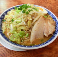 「みそラーメン(700)＋ライス(100)」@明心角ふじの写真