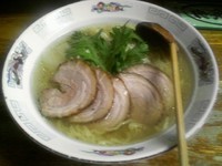 「チャーシュー入り塩らー麺1250円」@厚木本丸亭の写真