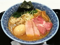 「特製濃厚魚介らーめん」@麺屋 一燈 ラゾーナ川崎店の写真