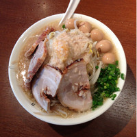 「豚玉みちる麺➕ライス（小）」@ガツ盛りラーメンみちる屋 南流山店の写真