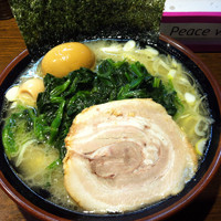 「塩ラーメン＋味玉＋ほうれん草 （650円＋0円＋100円）」@濃厚豚骨ラーメン 濱虎家の写真