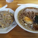 ラーメンとチャーハンセット(900円)