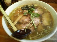 「味玉肩ロースチャーシュー麺大盛り(塩)1000円」@麺や 八雲の写真