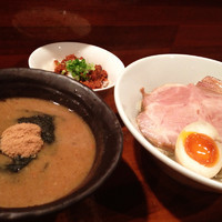 「つけそば あつもり 200g 800円＋辛肉ご飯 100円」@喜元門 水戸笠原店の写真