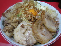 「汁なし（大）＋小豚＋チーズ　1100円」@びんびん豚の写真