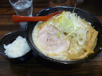 「味噌（野菜大盛＋サービスライス） ７９０円」@麺処 花田 池袋店の写真