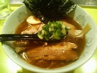 「3番(醤油)700円」@らーめん研究所の写真