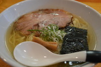 「塩らあめん（大盛り）（220g）　600円」@上州地鶏ラーメン 翔鶴の写真