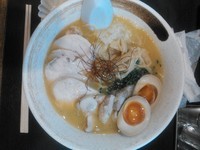 「濃厚塩鶏そば+味玉+鶏チャーシュー」@濃厚鶏そば 晴壱の写真