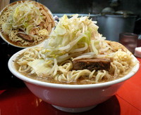 「正油らーめん（デフォ大盛：400ｇ）+ 麺増し（300ｇ）…」@らーめん こじろう526 神田小川町店の写真