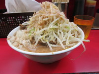 「豚ラーメン（ヤサイアブラタマネギ）」@豚ラーメン 蕨店の写真