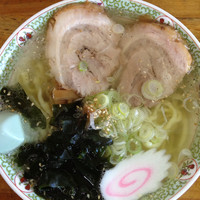 「塩ラーメン(525円)」@手打ちラーメン 丸富の写真