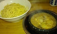 「濃厚石焼つけ麺＝７９０円(ライスお替り無料＋生卵１個無料)」@らーめん能登山 つけ麺館の写真