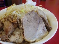 「ラーメン中＋小豚」@モッコリ豚の写真