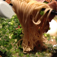 「天然豚骨ラーメン・青ネギ」@一蘭 前橋インター店の写真