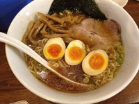 「半チャンラーメン＋煮玉子（￥700＋100）」@うまかんべえの写真