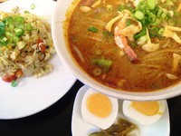 「トムヤムクンラーメンセット￥890」@ファン・サパロットの写真