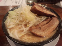 「男気味噌（大盛300g）+肉（1枚）」@いざかや WISH!の写真