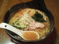 「鐙らぁめん大盛り790円」@麺や鐙壱番の写真