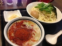 「辛辛魚味玉つけめん 980円 中盛り ニンニク20円」@INOSHOWの写真