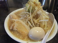 「特☆肉しょうゆ　中盛り」@円熟屋 長塚店の写真