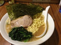 「【11月の限定】豚骨醤油ラーメン（中、240g）、700円」@中華そば 伝堂の写真