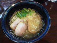 「あご出汁塩らーめん(650円)+ランチ茶碗カレー(250円)」@RA-MEN BAR NAGOMIの写真