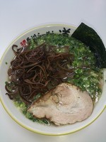 「ねぎらーめん＋きくらげ」@博多長浜らーめん 道の写真