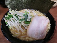 「味噌ラーメン（750円）＋海苔（50円）＋ライス（0円）」@横浜家系ラーメン まくり家の写真