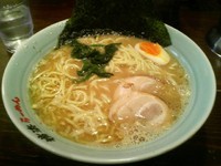 「ラーメン大盛り(麺硬め)800円」@横浜らーめん 壱八家 本厚木店の写真