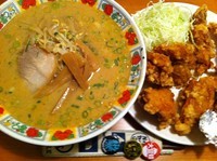「胡麻ラーメン(担々麺)+骨なしから揚げ」@中華菜館 龍亀の写真