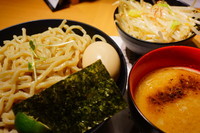 「濃厚鶏つけそば（大盛無料）」@初代 風見鶏の写真