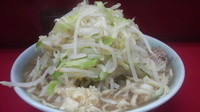 「小ﾗｰﾒﾝ （ｶﾀﾒ ﾔｻｲ ﾆﾝﾆｸ少なめ）」@ラーメン二郎 中山駅前店の写真