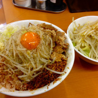 「汁なし 大盛、チーズ 野菜増し」@ラーメン ○菅の写真