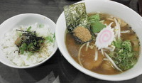 「期間限定：煮干醤油麺＋豚丼」@牛骨ラーメン 香味徳の写真