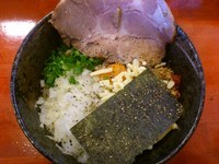 「かれまぜそば＋とろけるチーズ＋玉ねぎ増し＝￥1000」@二代目狼煙 本店 葉隠製麺の写真