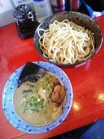 「二代目つけ麺（中盛）７５０円+魚粉増量（無料）」@二代目狼煙 本店 葉隠製麺の写真