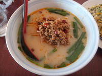 「豚骨台湾ラーメン680円(開店記念セールで340円)」@台湾料理 興隆の写真