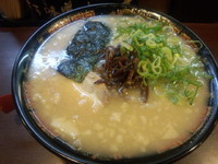 「豚骨ラーメン+ご飯」@濃厚とんこつラーメン 有頂天 小牧店の写真