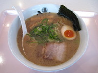 「醤油らーめん：750円」@塩らーめん ひるがおEX 品川キッチンの写真